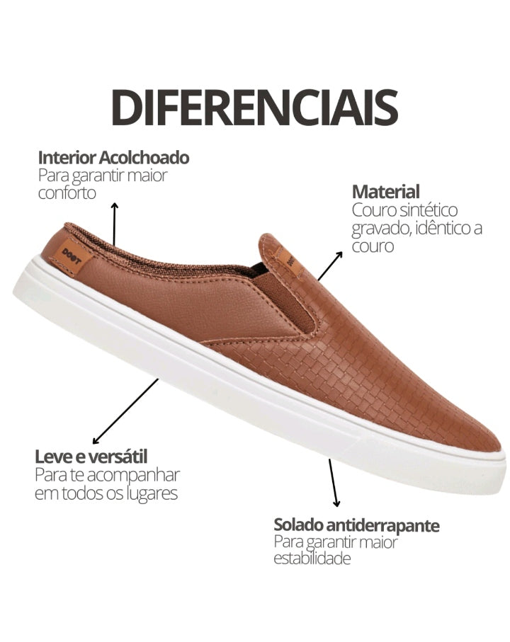 Slip On Masculino Com Revestimento em Couro E solado De Borracha