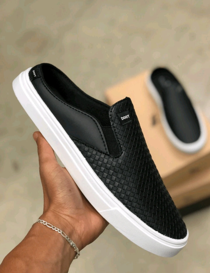 Slip On Masculino Com Revestimento em Couro E solado De Borracha